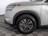 Thumbnail of 2024 Brilliant Silver Metallic Nissan Pathfinder