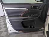 Thumbnail of 2015 White Toyota Highlander