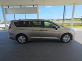 Thumbnail of 2017 Molten Silver Chrysler Pacifica