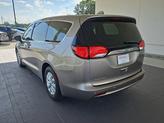 Thumbnail of 2017 Molten Silver Chrysler Pacifica