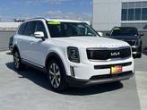 Thumbnail of 2022 Glacial White Pearl Kia Telluride