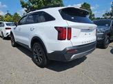 Thumbnail of 2022 Glacial White Pearl Kia Sorento