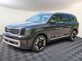 Thumbnail of 2025 Ebony Black Kia Telluride