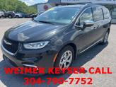 Photo of 2023 Brilliant Black Crystal Pearlcoat Chrysler Pacifica