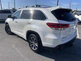 Thumbnail of 2017 White Toyota Highlander