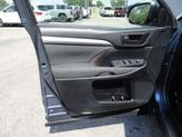Thumbnail of 2015 Blue Toyota Highlander