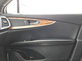 Thumbnail of 2016 White Platinum Metallic Tri-Coat Lincoln MKX