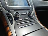 Thumbnail of 2016 White Platinum Metallic Tri-Coat Lincoln MKX