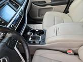 Thumbnail of 2017 Celestial Silver Metallic Toyota Highlander