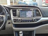 Thumbnail of 2017 Celestial Silver Metallic Toyota Highlander