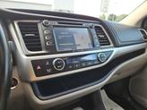 Thumbnail of 2017 Celestial Silver Metallic Toyota Highlander