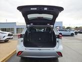 Thumbnail of 2021 Blizzard Pearl Toyota Highlander Hybrid