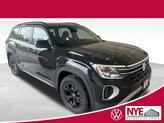 Photo of 2025 Deep Black Pearl Effect Volkswagen Atlas