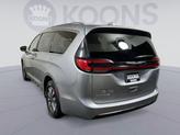 Thumbnail of 2021 Billet Silver Metallic Clearcoat Chrysler Pacifica
