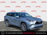 Photo of 2022 Moon Dust Toyota Highlander