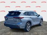 Thumbnail of 2022 Moon Dust Toyota Highlander