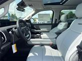 Thumbnail of 2025 Agate Black Metallic Ford Expedition