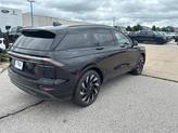 Thumbnail of 2025 Infinite Black Metallic Clearcoat Lincoln Nautilus