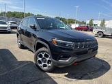Thumbnail of 2022 Diamond Black Jeep Compass