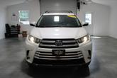 Thumbnail of 2018 Blizzard Pearl Toyota Highlander Hybrid
