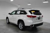 Thumbnail of 2018 Blizzard Pearl Toyota Highlander Hybrid