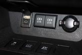 Thumbnail of 2018 Blizzard Pearl Toyota Highlander Hybrid