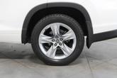 Thumbnail of 2018 Blizzard Pearl Toyota Highlander Hybrid