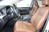 Thumbnail of 2018 Blizzard Pearl Toyota Highlander Hybrid