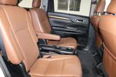Thumbnail of 2018 Blizzard Pearl Toyota Highlander Hybrid