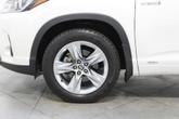 Thumbnail of 2018 Blizzard Pearl Toyota Highlander Hybrid