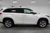 Thumbnail of 2018 Blizzard Pearl Toyota Highlander Hybrid