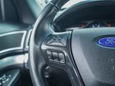 Thumbnail of 2017 White Platinum Clearcoat Metallic Ford Explorer