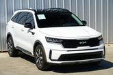 Thumbnail of 2022 Glacial White Pearl Kia Sorento