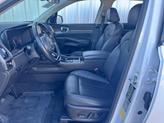 Thumbnail of 2022 Glacial White Pearl Kia Sorento