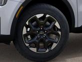 Thumbnail of 2025 Glacial White Pearl Kia Sorento