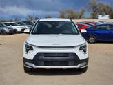 Thumbnail of 2025 Snow White Pearl Kia Niro