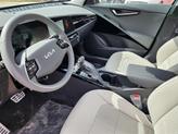 Thumbnail of 2025 Snow White Pearl Kia Niro