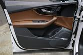 Thumbnail of 2018 Glacier White Metallic Audi Q7