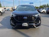 Thumbnail of 2022 Agate Black Metallic Ford Edge