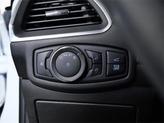 Thumbnail of 2022 White Metallic Ford Edge