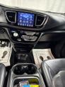 Thumbnail of 2018 Granite Crystal Metallic Clearcoat Chrysler Pacifica