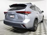 Thumbnail of 2021 Celestial Silver Metallic Toyota Highlander