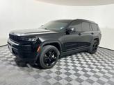 Photo of 2023 Diamond Black Crystal Pearlcoat Jeep Grand Cherokee L