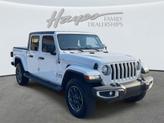 Thumbnail of 2022 Bright White Clearcoat Jeep Gladiator