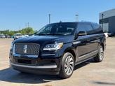 Thumbnail of 2022 Infinite Black Metallic Clearcoat Lincoln Navigator