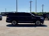 Thumbnail of 2022 Infinite Black Metallic Clearcoat Lincoln Navigator
