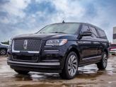 Thumbnail of 2022 Infinite Black Metallic Clearcoat Lincoln Navigator