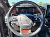Thumbnail of 2022 Infinite Black Metallic Clearcoat Lincoln Navigator