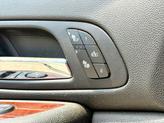 Thumbnail of 2009 White Diamond Clearcoat GMC Yukon