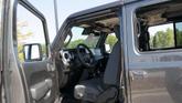 Thumbnail of 2025 Granite Crystal Clearcoat Metallic Jeep Gladiator